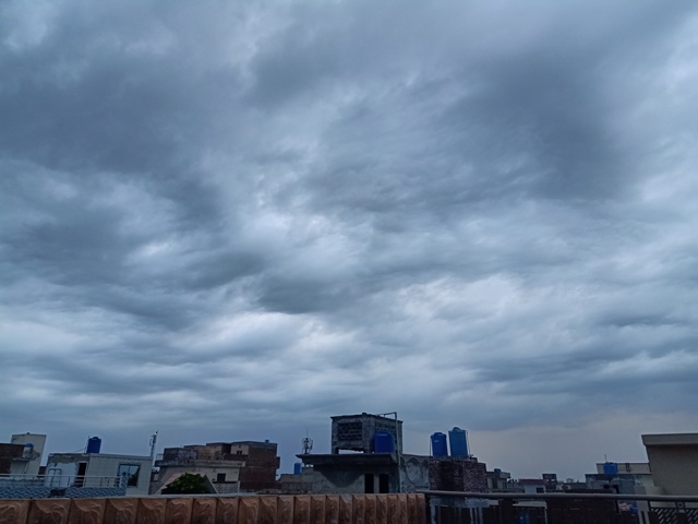 Grey rain clouds 
