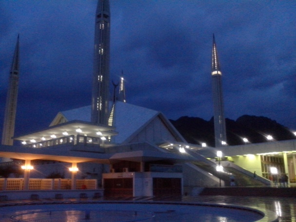 Faisal mosque Islamabad during dawn