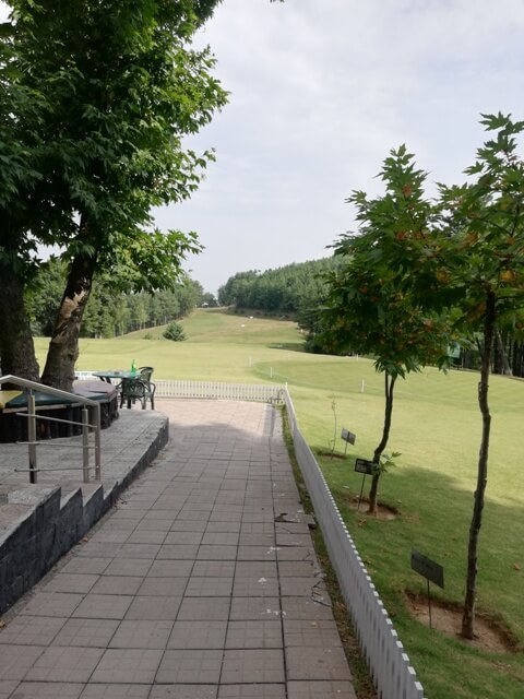 Golf ground 