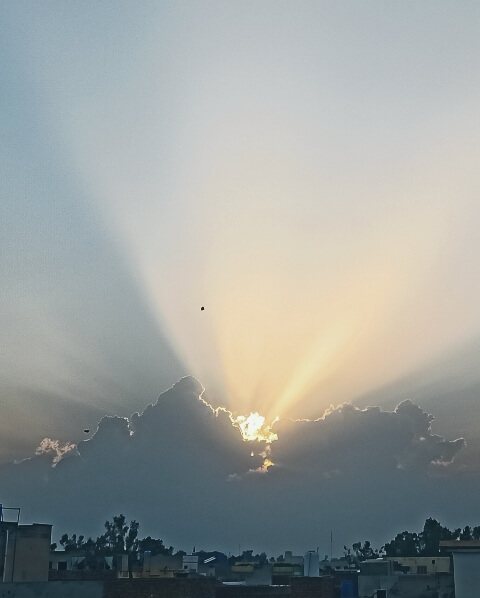 Sunset rays through cloud 