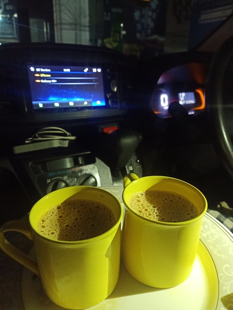 Two tea cups during drive 