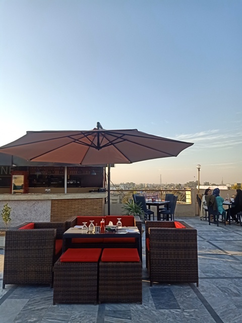 Rooftop restaurant image 
